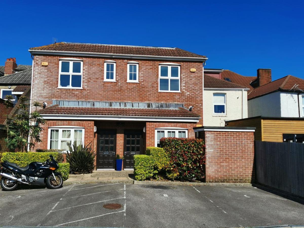 Appartement Poseidon Friends à Bornemouth Extérieur photo
